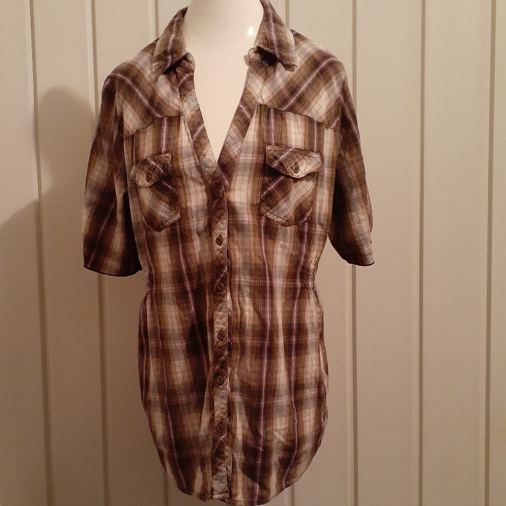 Maurice's plaid button down